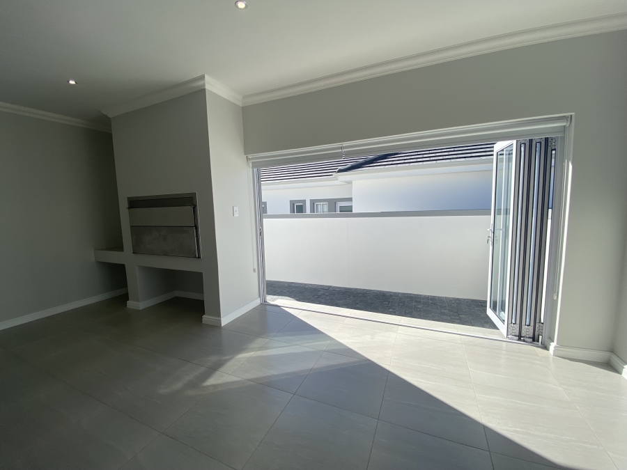 3 Bedroom Property for Sale in Yzerfontein Western Cape